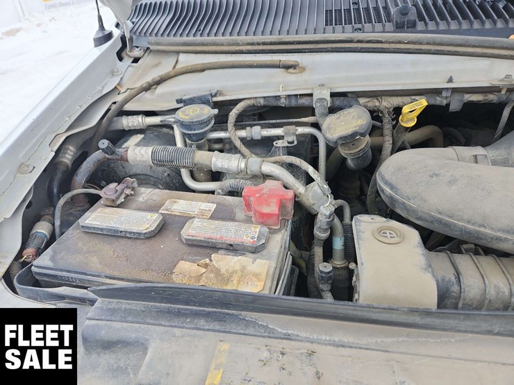 2013-ford-cargo-image-27