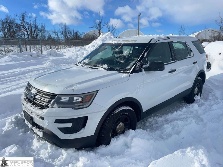 2018-ford-explorer-image-1