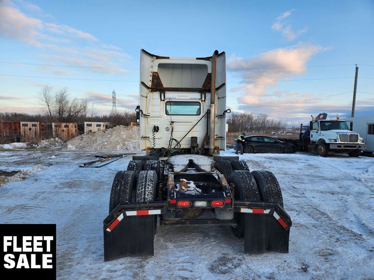 2015-volvo-vnl-t/a-day-cab-tractor-image-7
