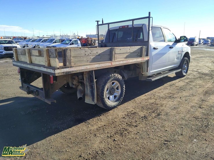 2015-dodge-3500-image-6