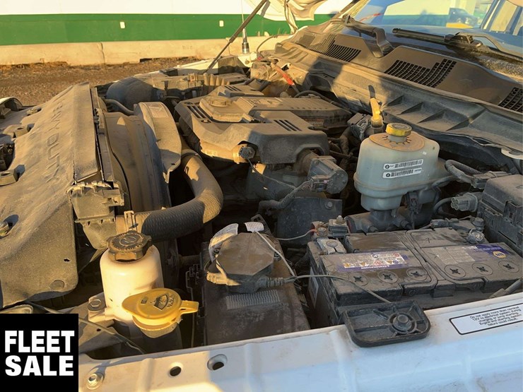 2015-ram-5500-crew-cab-4x4-s/a-deck-truck-image-24