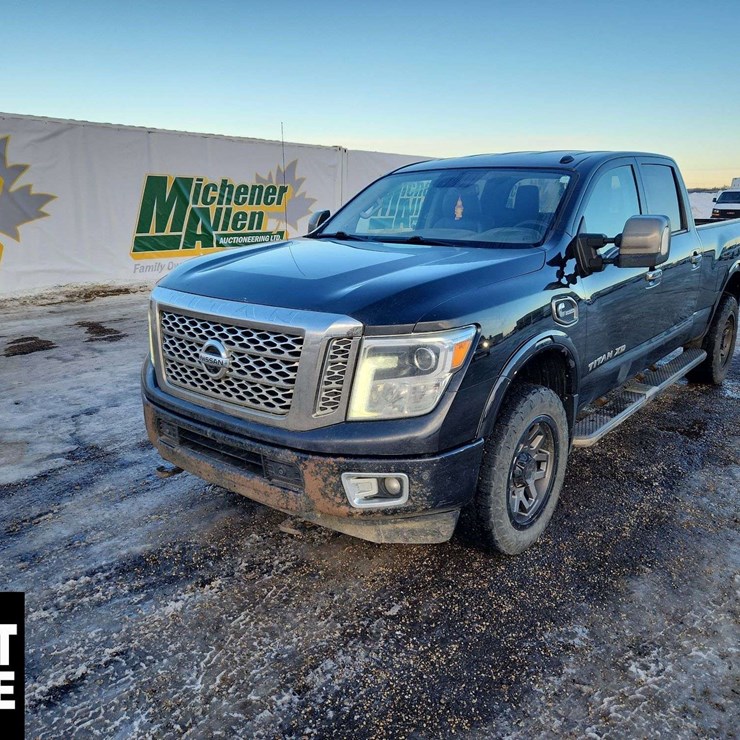 2016 NISSAN TITAN