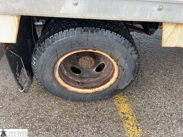 2013-ford-e350-image-10