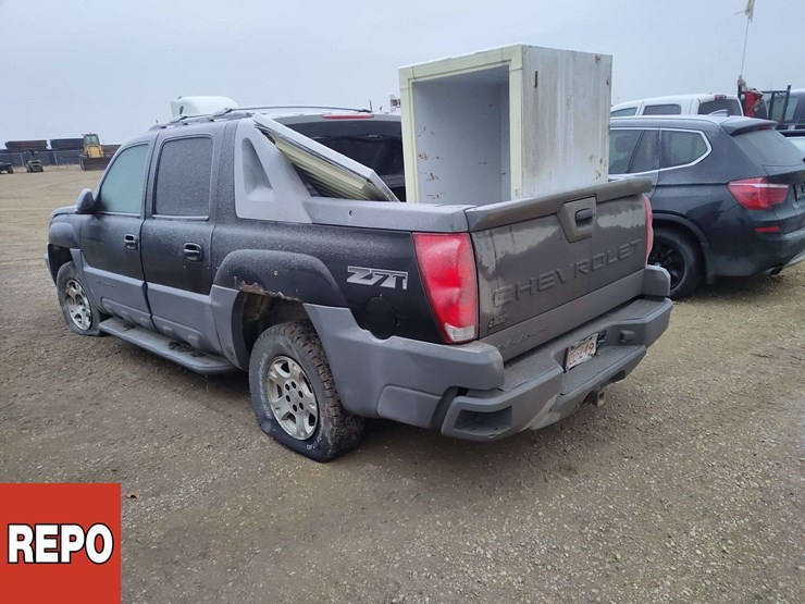 non-operable-2002-chevrolet-avalanche-image-3