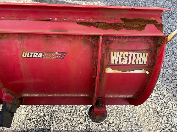 #1113-•-2004-gmc-sierra-pickup-truck-image-13