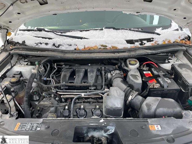 2018-ford-explorer-image-16