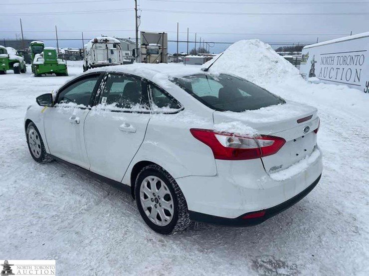 2014-ford-focus-se-image-6