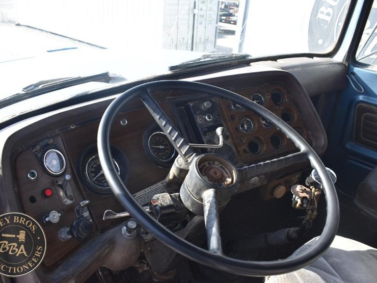 1978-ford-8000-image-19