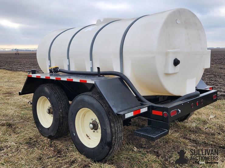 2017-behnke-1,600-gal-t/a-poly-nurse-tank-trailer-image-7