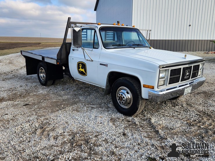 1986-gmc-c3500-2wd-flatbed-truck-image-3