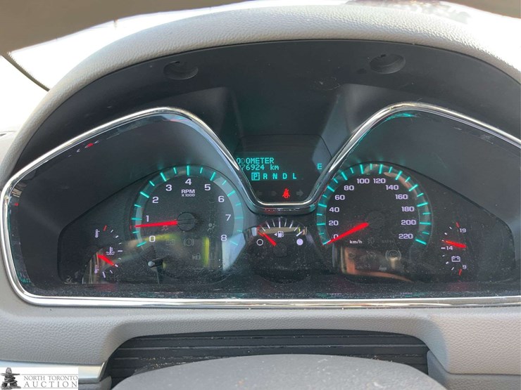 2013-chevrolet-traverse-image-16