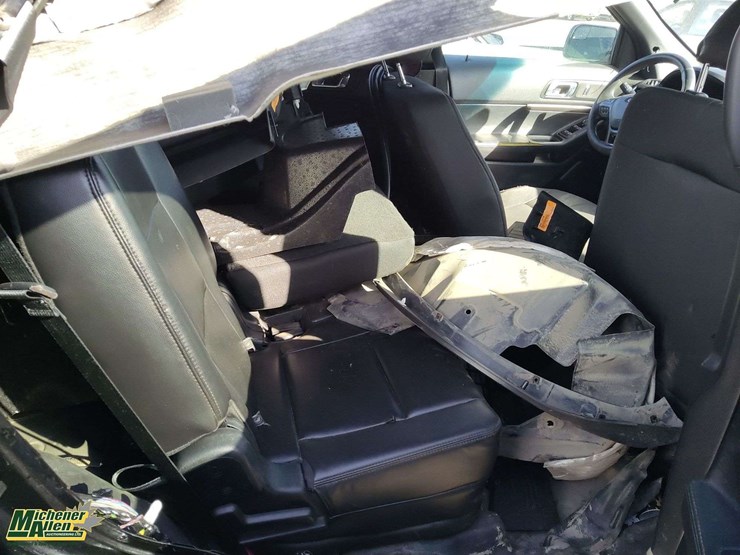 2018-ford-explorer-image-13