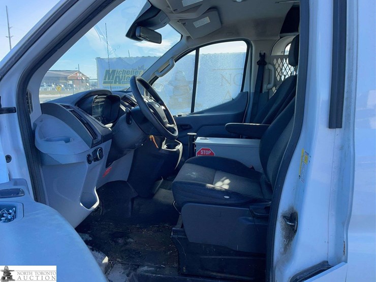 2016-ford-transit-image-13