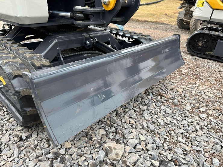 unused-sdle18p-mini-excavator-image-6