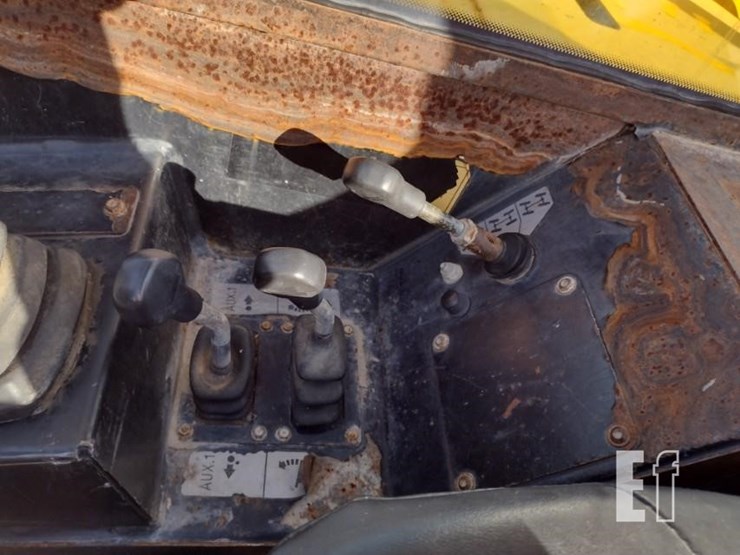 2017-jcb-510-42-image-9