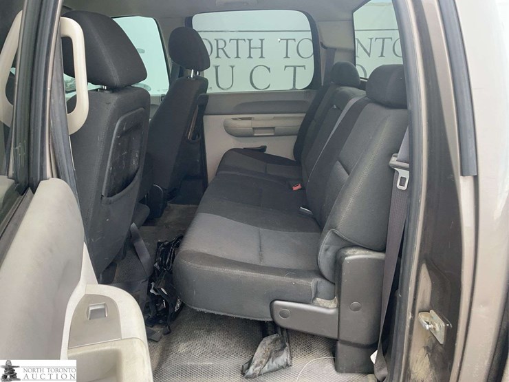 2013-chevrolet-silverado-1500-image-28