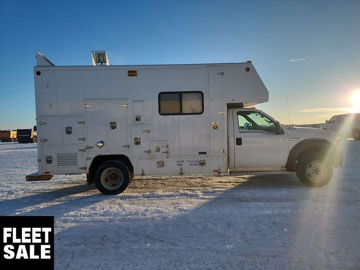 2006-ford-f550-image-8