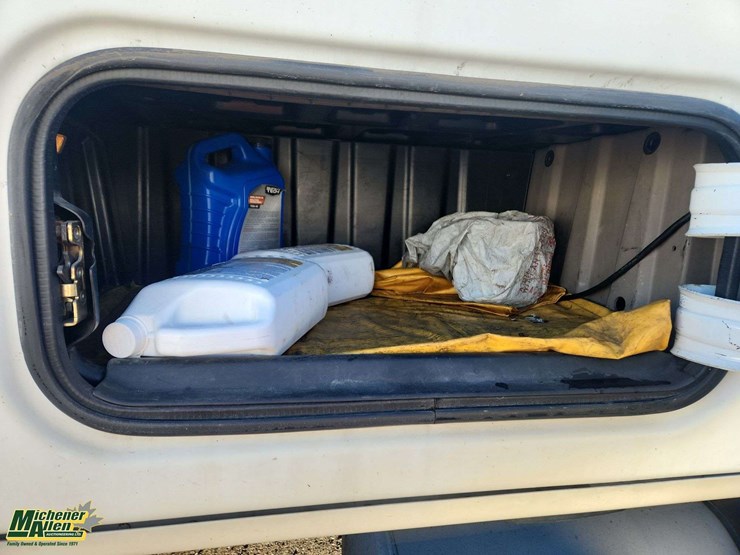 2009-freightliner-cascadia-t/a-sleeper-tractor-image-41