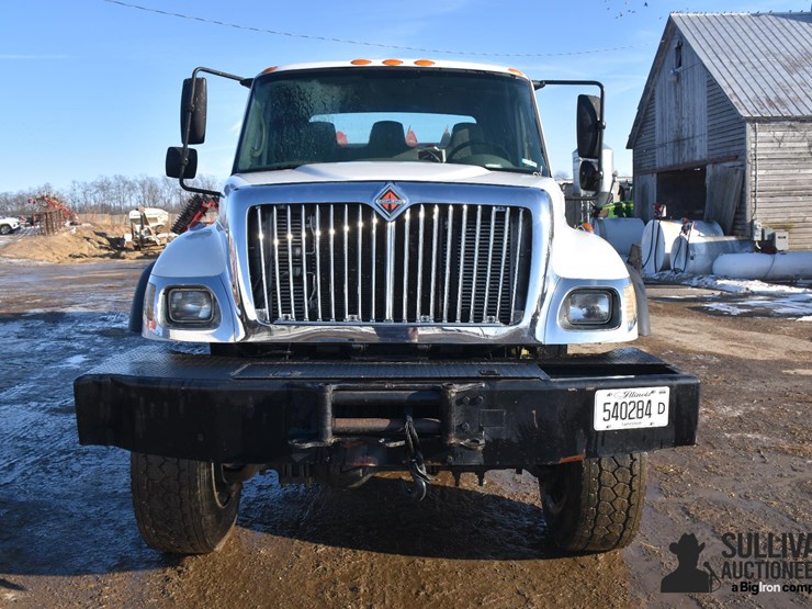 2007-international-7400-image-2