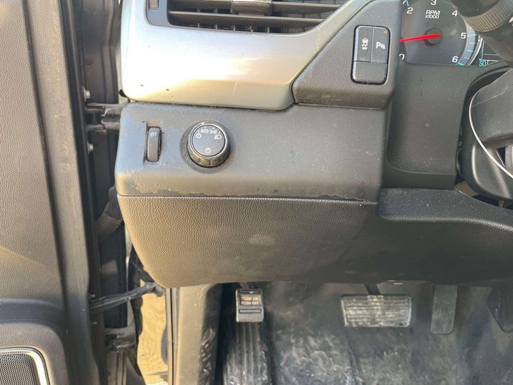 2019-chevrolet-tahoe-image-13