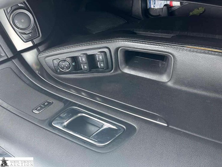 2018-ford-explorer-image-27