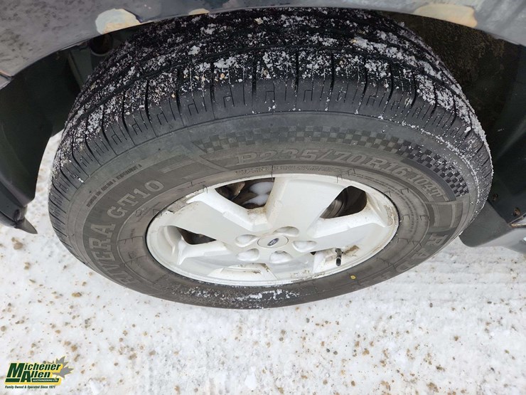 2012-ford-escape-xlt-image-10