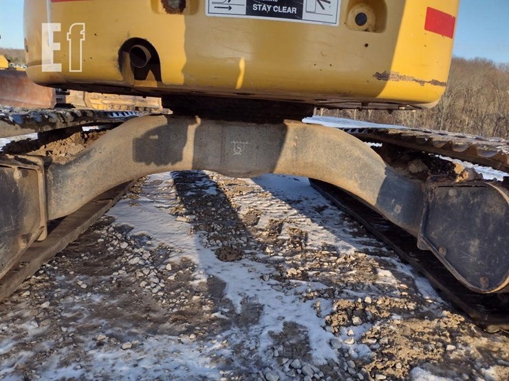 2013-deere-35d-image-42