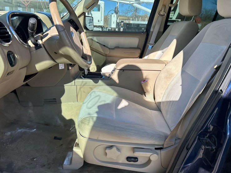 2008-ford-explorer-image-12