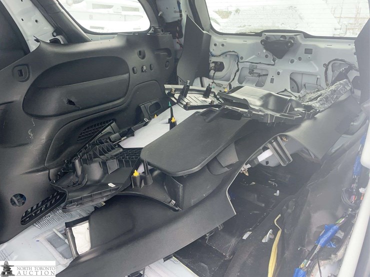 2023-dodge-durango-image-18