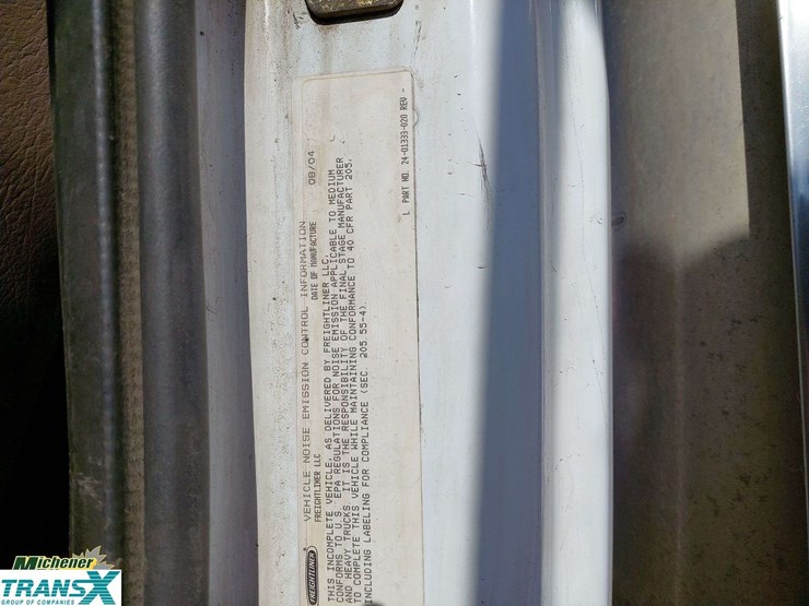 2005-freightliner-m2-106-image-17