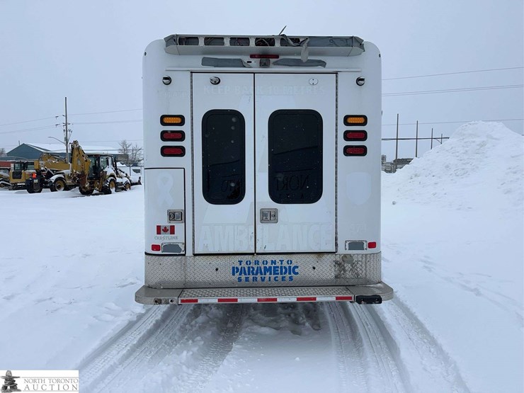 2016-chevrolet-express-g3500-image-5
