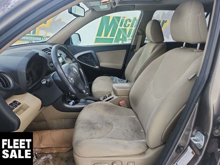 2009-toyota-rav4-image-24