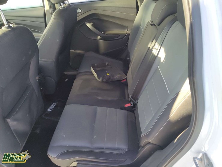 2015-ford-escape-image-11