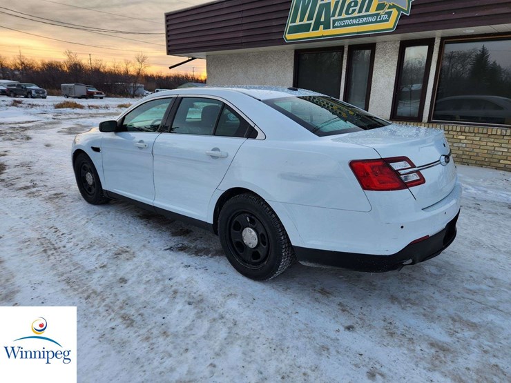 2014-ford-taurus-police-image-3