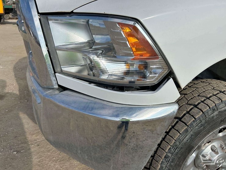 2017-dodge-2500-image-24