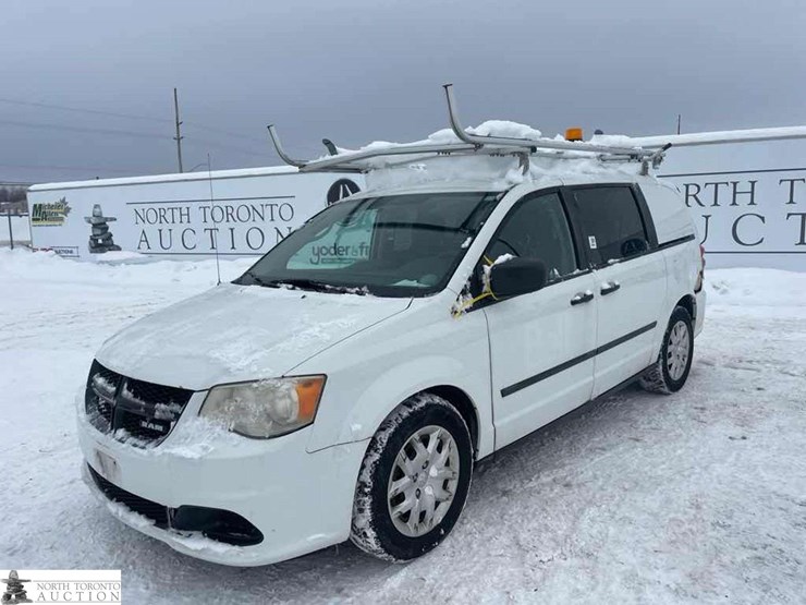 2014-ram-tradesman-image-1