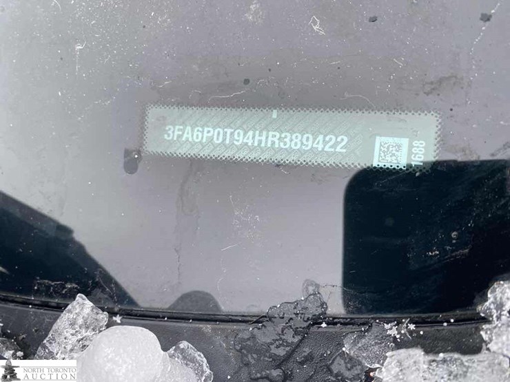 2017-ford-fusion-se-image-14