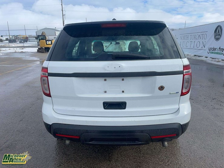 2014-ford-explorer-image-4