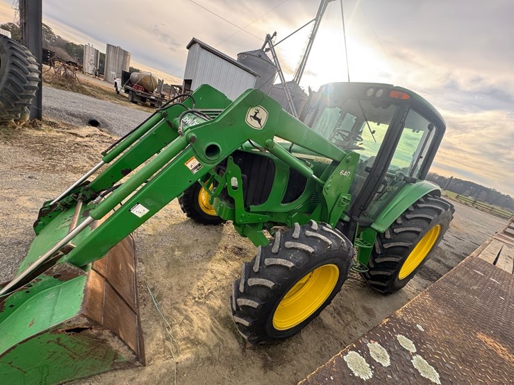 2023-john-deere-6420-image-3