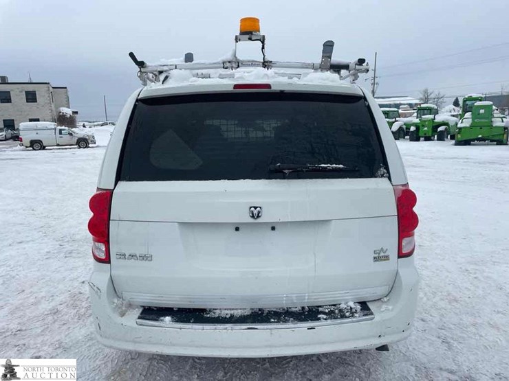 2014-ram-tradesman-image-5