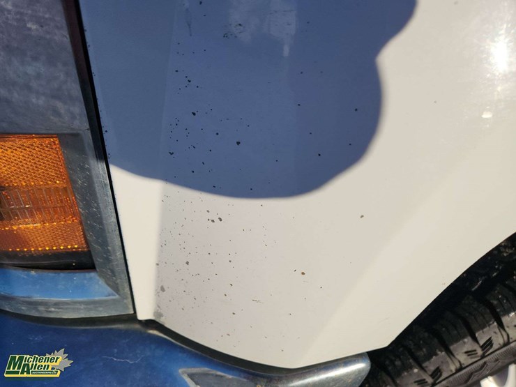 2015-chevrolet-silverado-2500hd-image-36