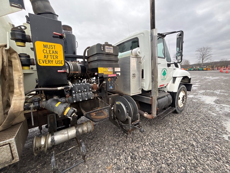 2009-international-7400-image-6