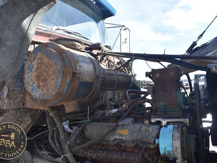 1978-ford-8000-image-31