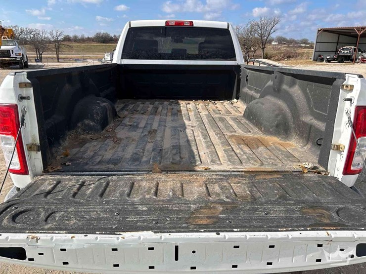 2019-dodge-2500-image-26