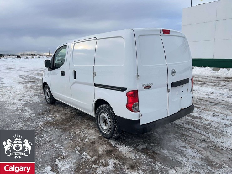 2015-nissan-nv200-image-4