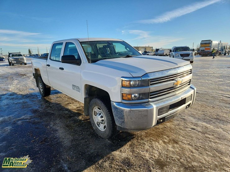 2015-chevrolet-silverado-2500hd-image-2