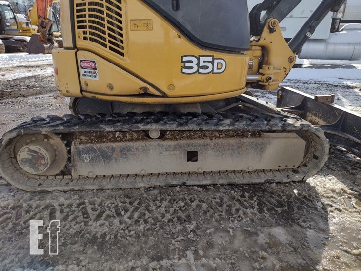 2013-deere-35d-image-34