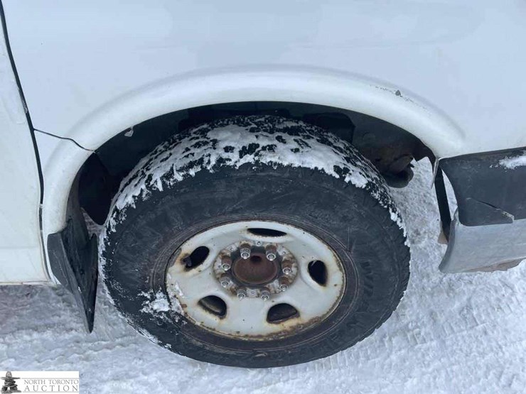 2011-chevrolet-express-g3500-image-13