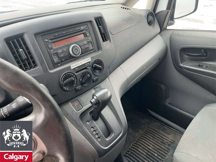 2015-nissan-nv200-image-19