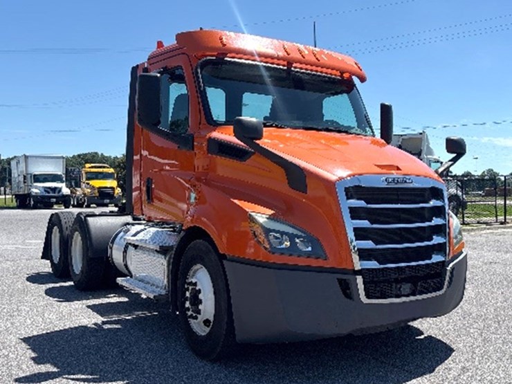 2019-freightliner-cascadia-116-image-1
